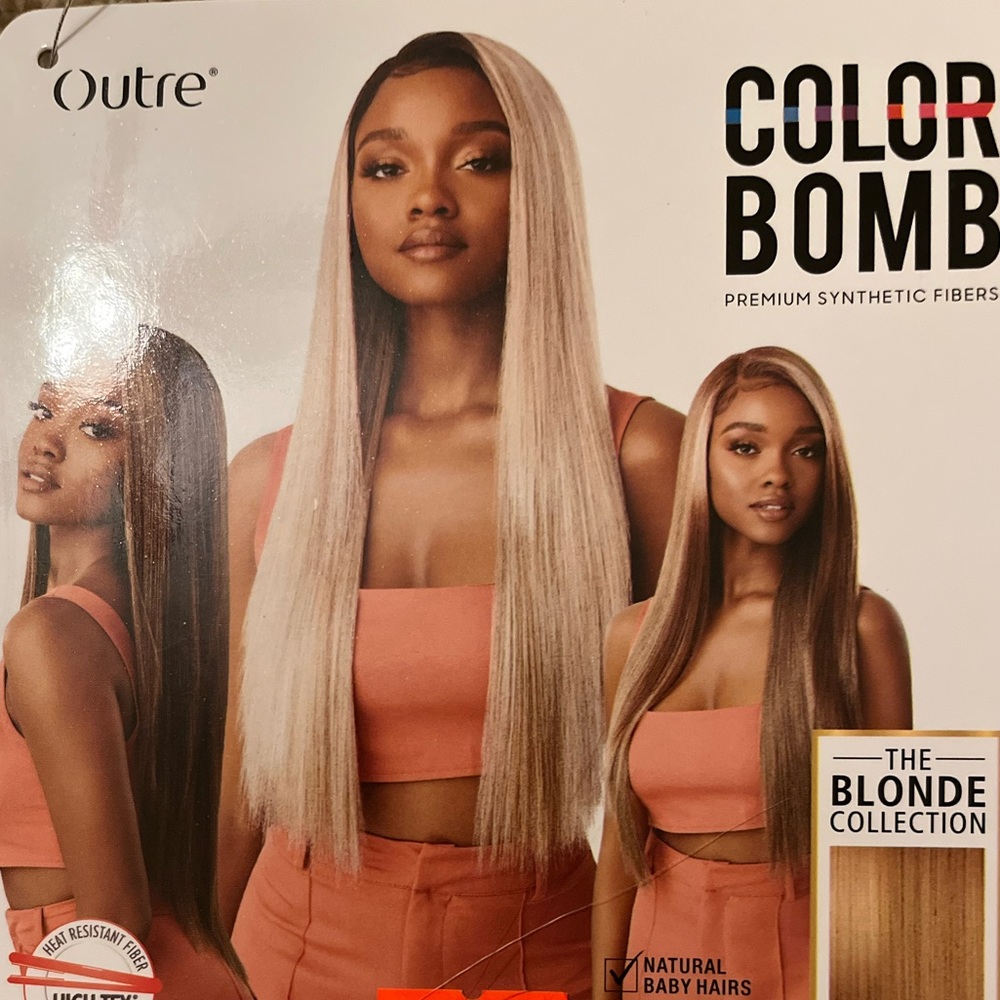 Outre Straight Kourtney Wig